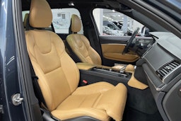 sininen Volvo XC90 2022 kuva 30.