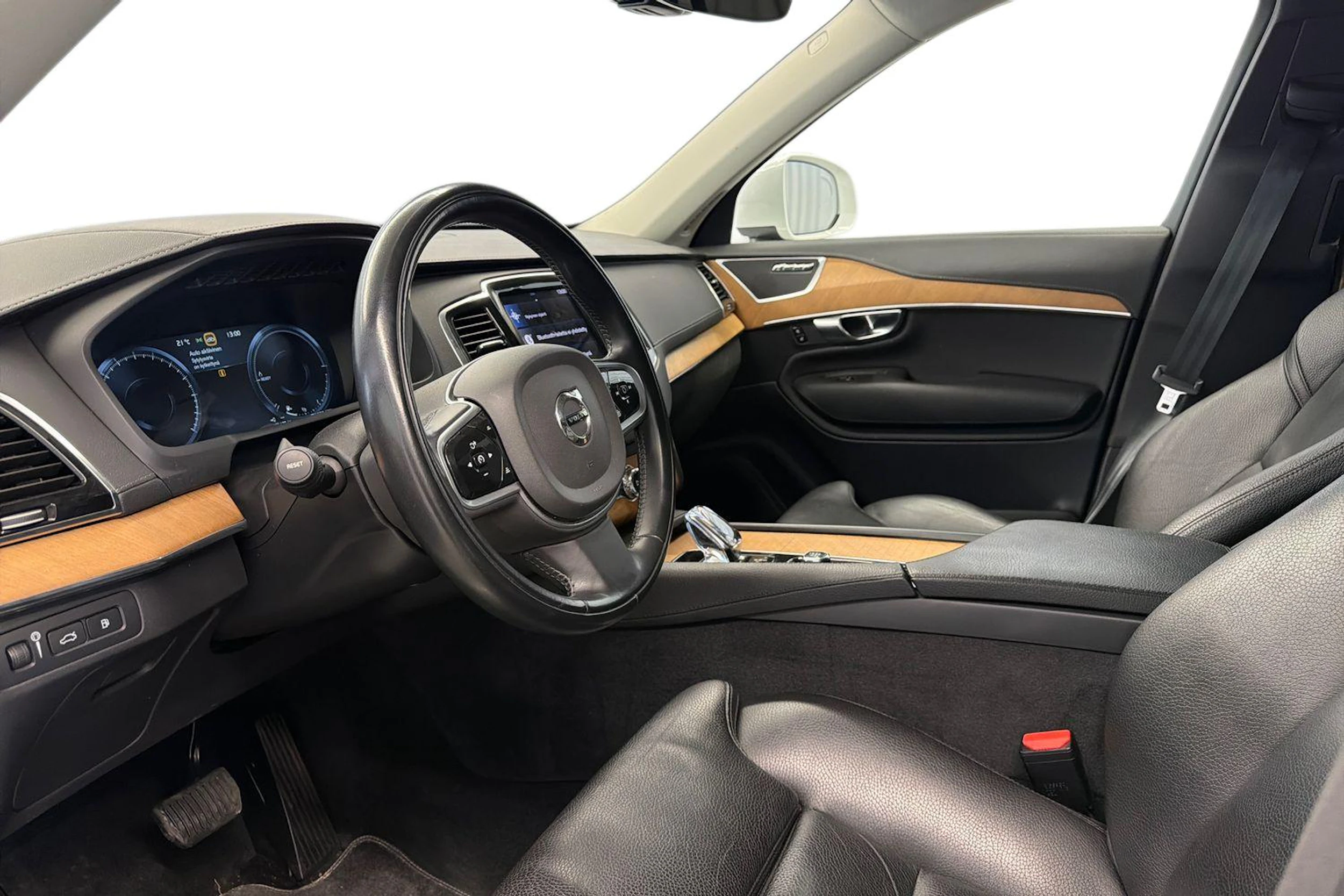 harmaa Volvo XC90 2022 kuva 8.