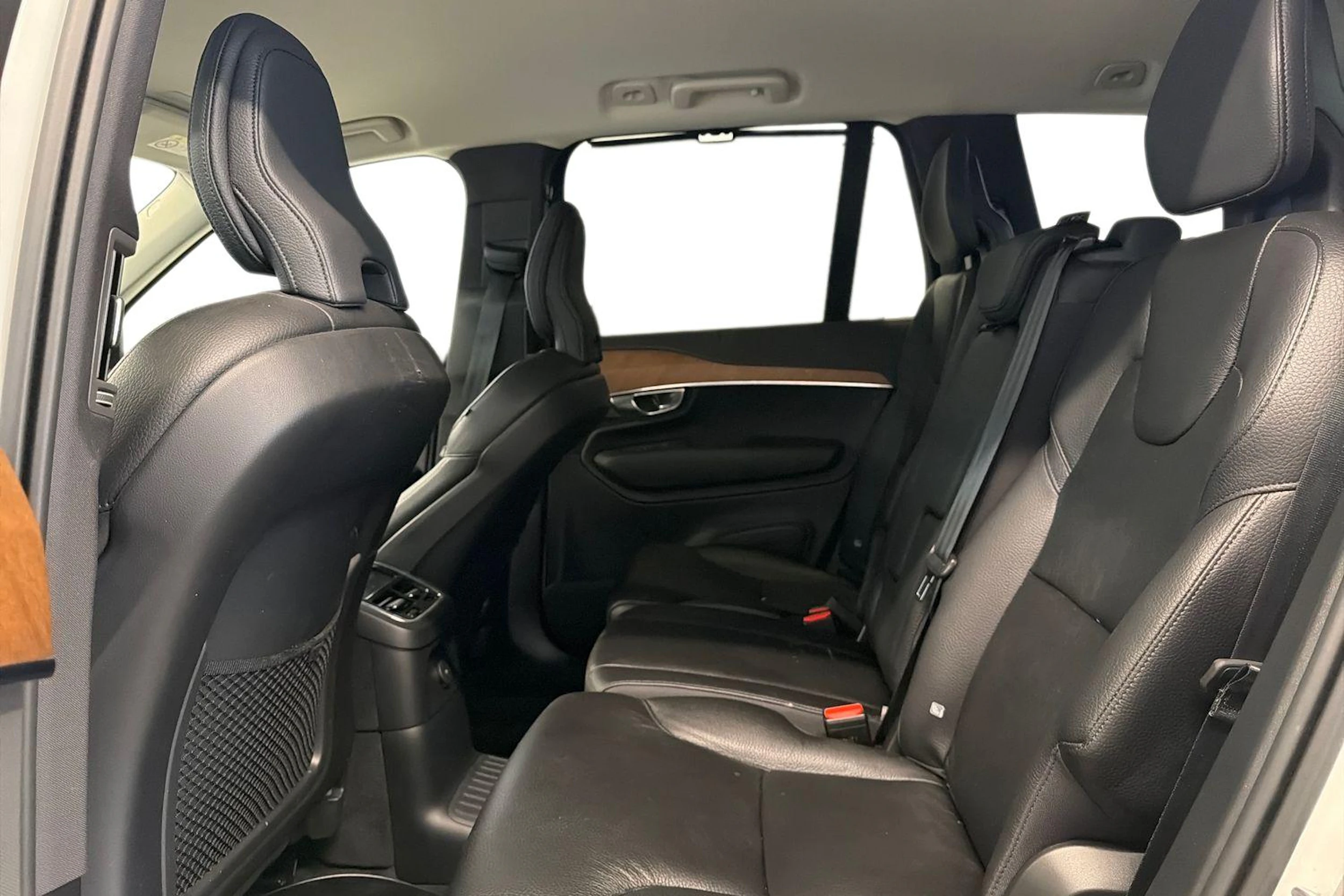 harmaa Volvo XC90 2022 kuva 11.