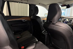 harmaa Volvo XC90 2022 kuva 16.