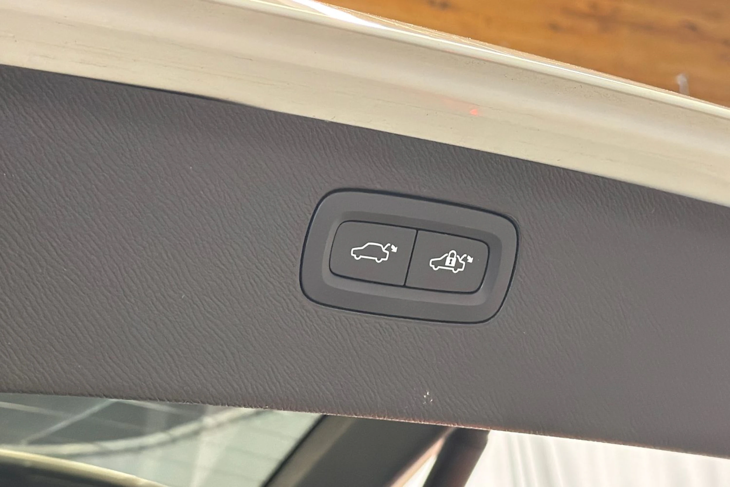 harmaa Volvo XC90 2022 kuva 18.