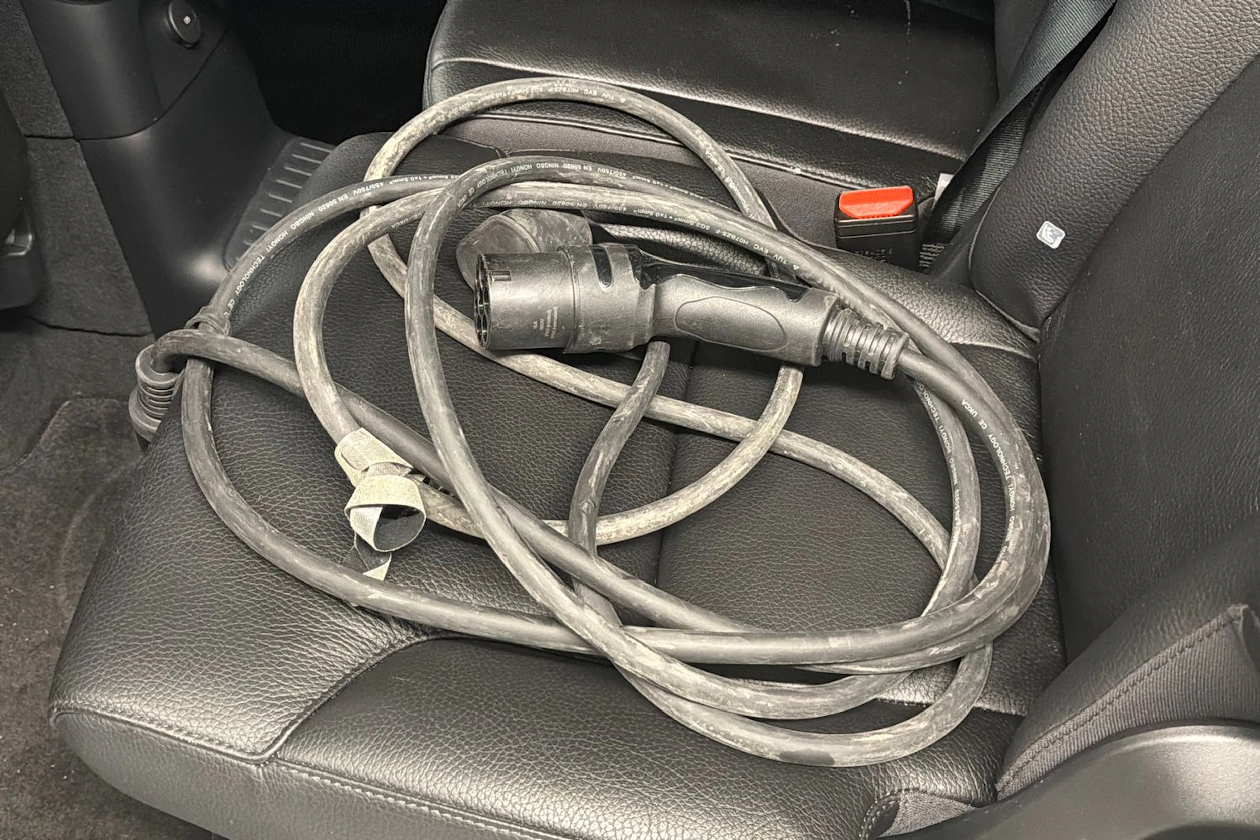 harmaa Volvo XC90 2022 kuva 24.