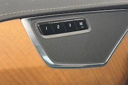 harmaa Volvo XC90 2022 kuva 25.