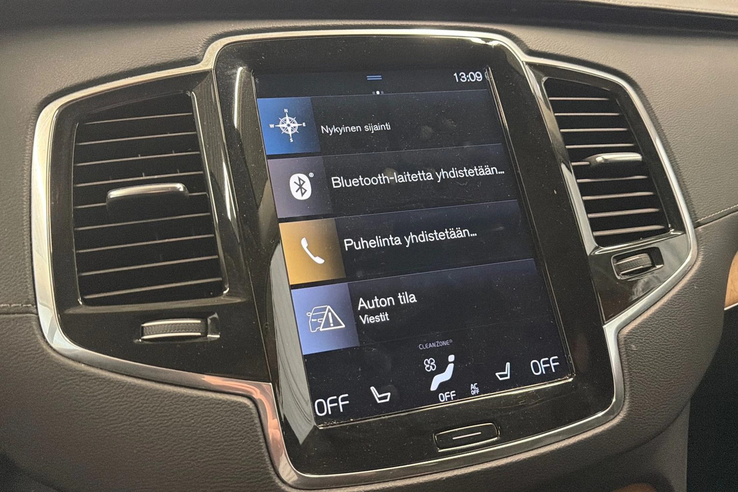 harmaa Volvo XC90 2022 kuva 29.