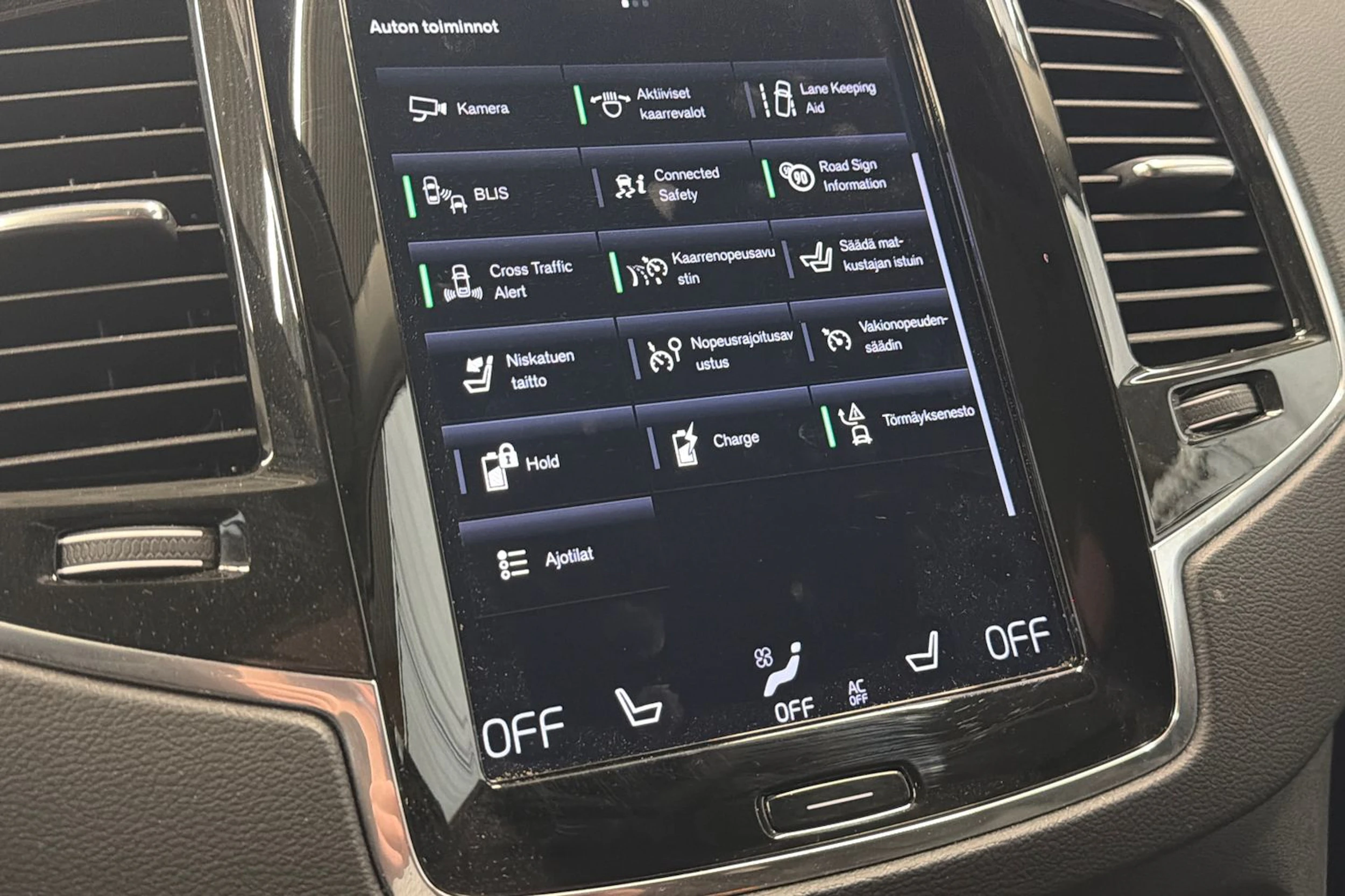 harmaa Volvo XC90 2022 kuva 31.