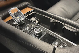 harmaa Volvo XC90 2022 kuva 35.