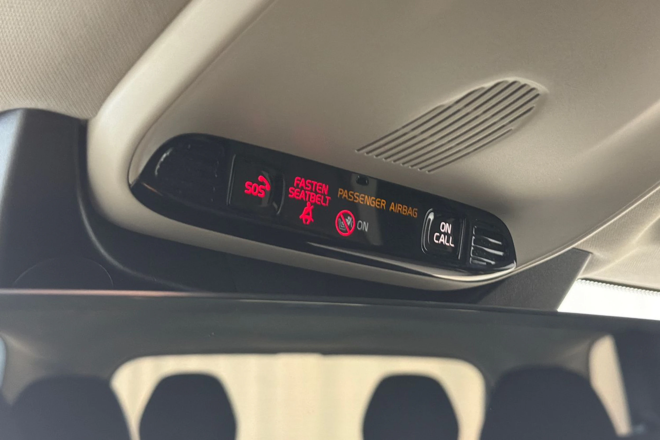 harmaa Volvo XC90 2022 kuva 36.