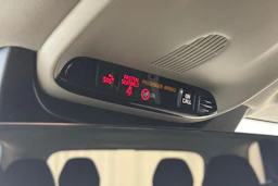 harmaa Volvo XC90 2022 kuva 36.