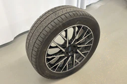 harmaa Volvo XC90 2022 kuva 37.