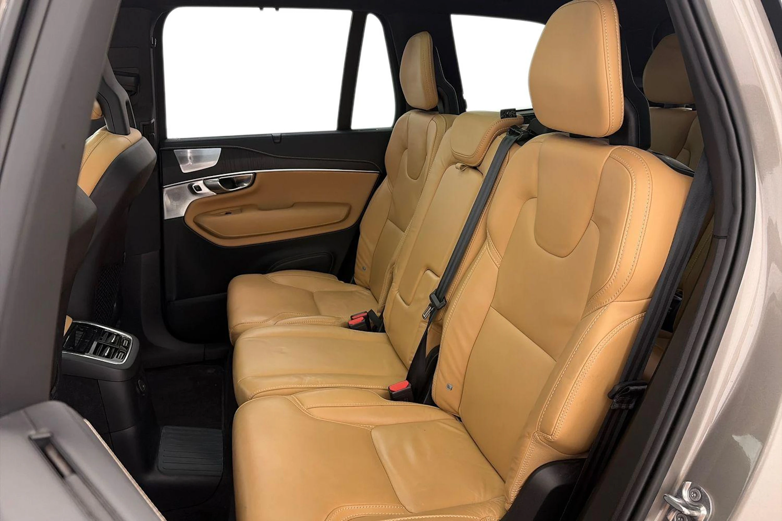 Harmaa Volvo XC90 2022 kuva 8.