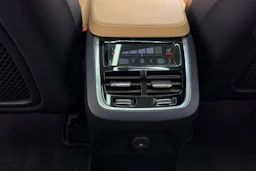 Harmaa Volvo XC90 2022 kuva 9.