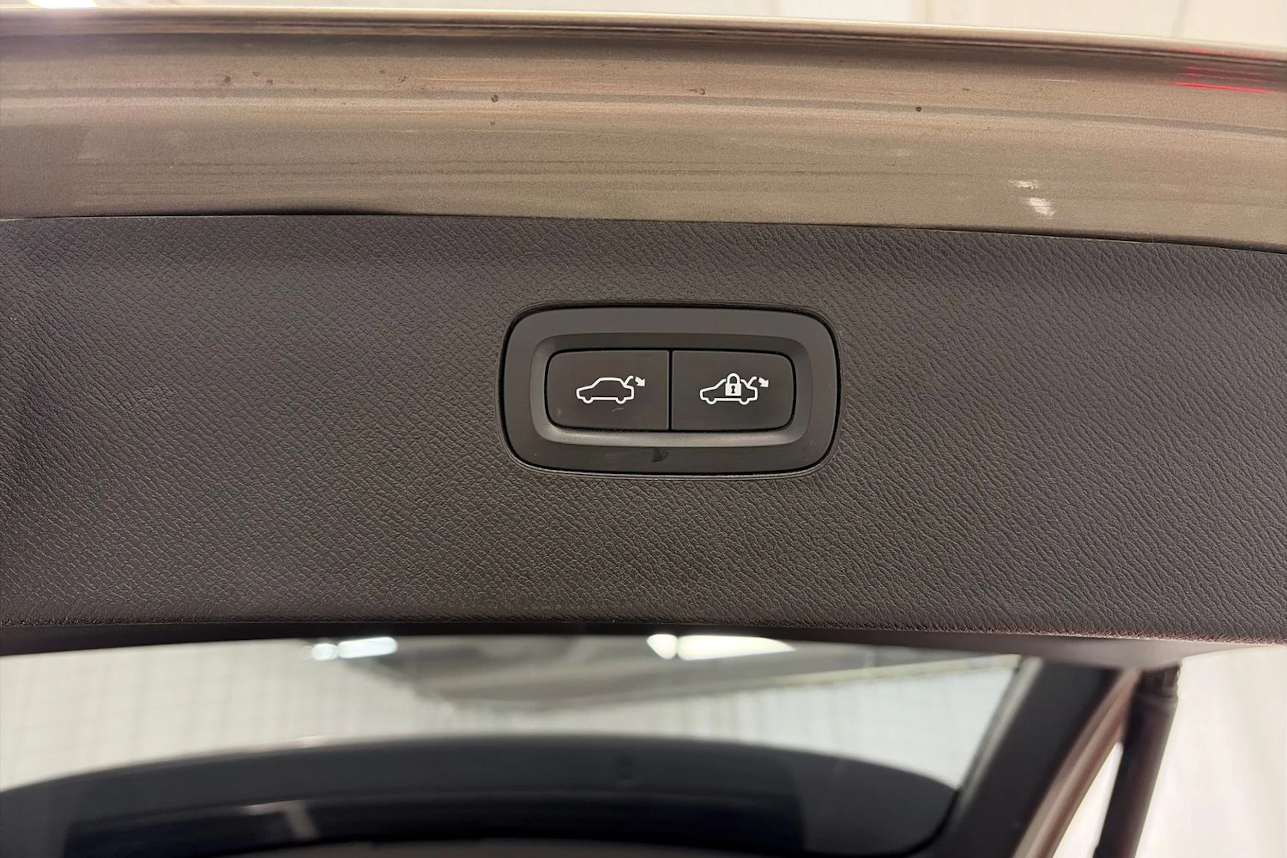 Harmaa Volvo XC90 2022 kuva 15.