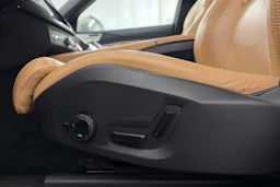 Harmaa Volvo XC90 2022 kuva 20.