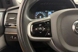Harmaa Volvo XC90 2022 kuva 27.