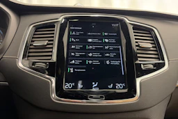 Harmaa Volvo XC90 2022 kuva 32.