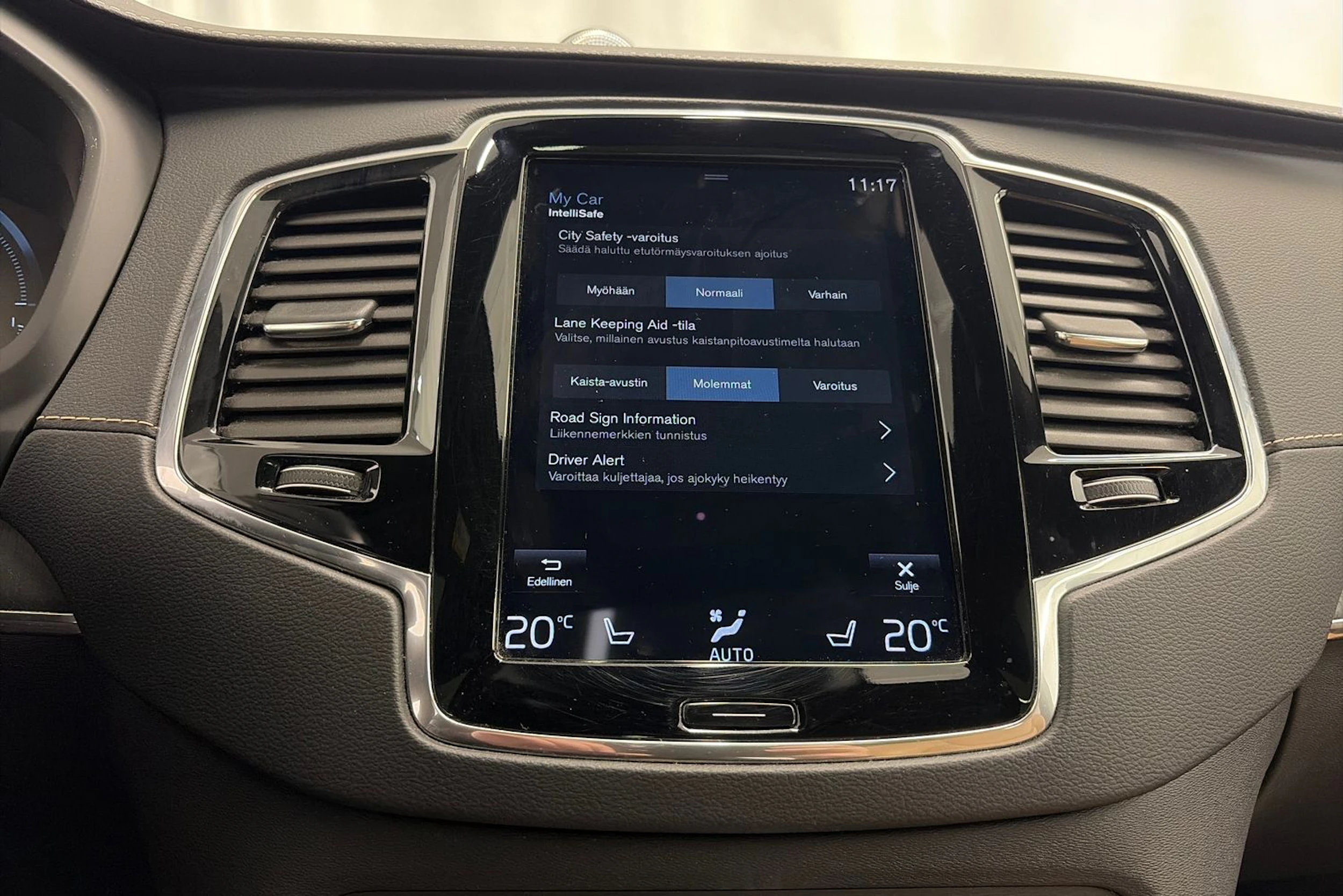 Harmaa Volvo XC90 2022 kuva 34.