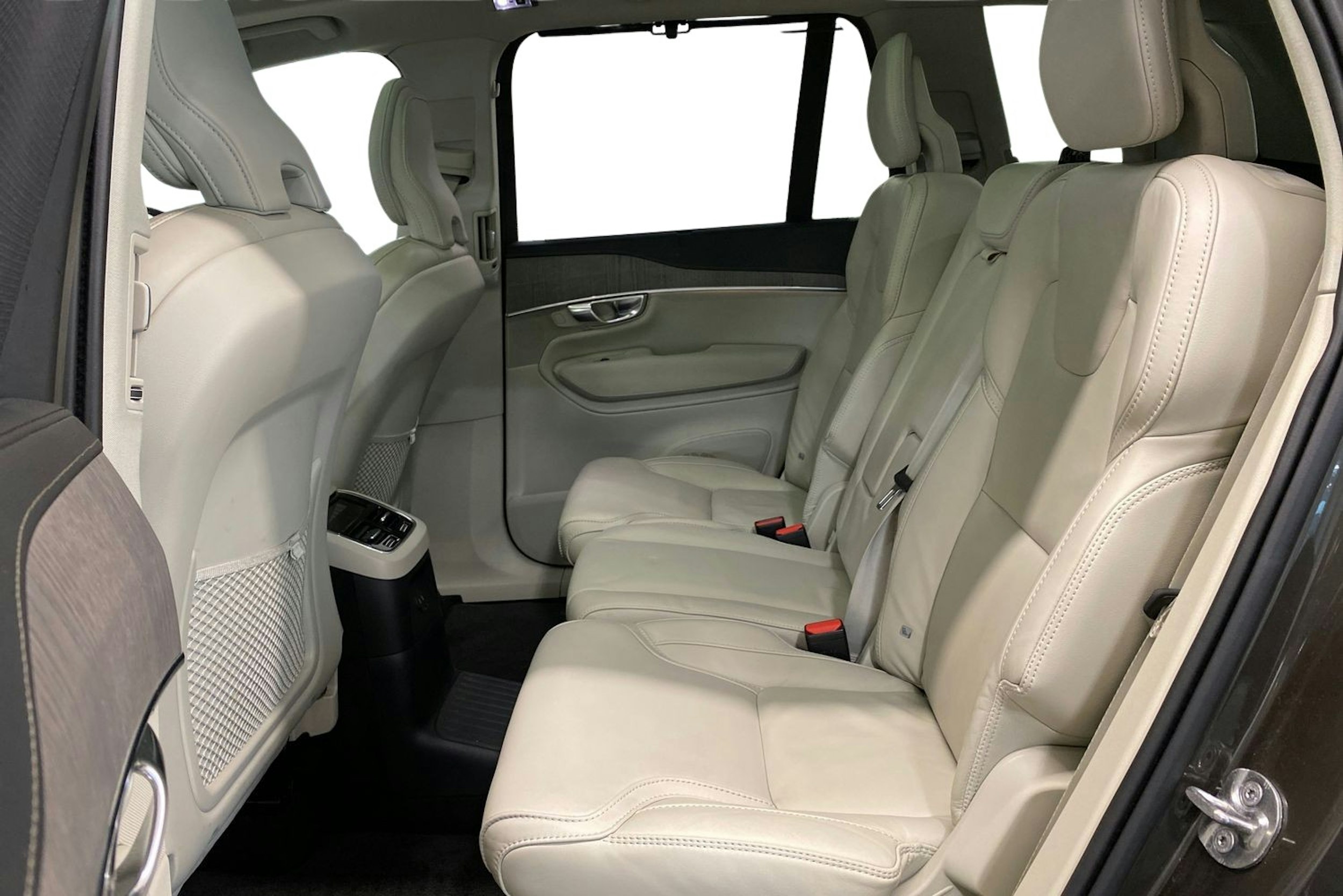 Harmaa Volvo XC90 2022 kuva 10.