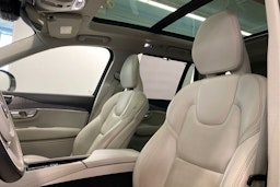 Harmaa Volvo XC90 2022 kuva 22.