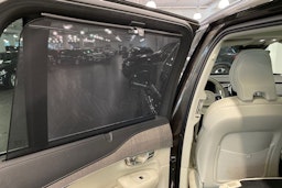 Harmaa Volvo XC90 2022 kuva 24.