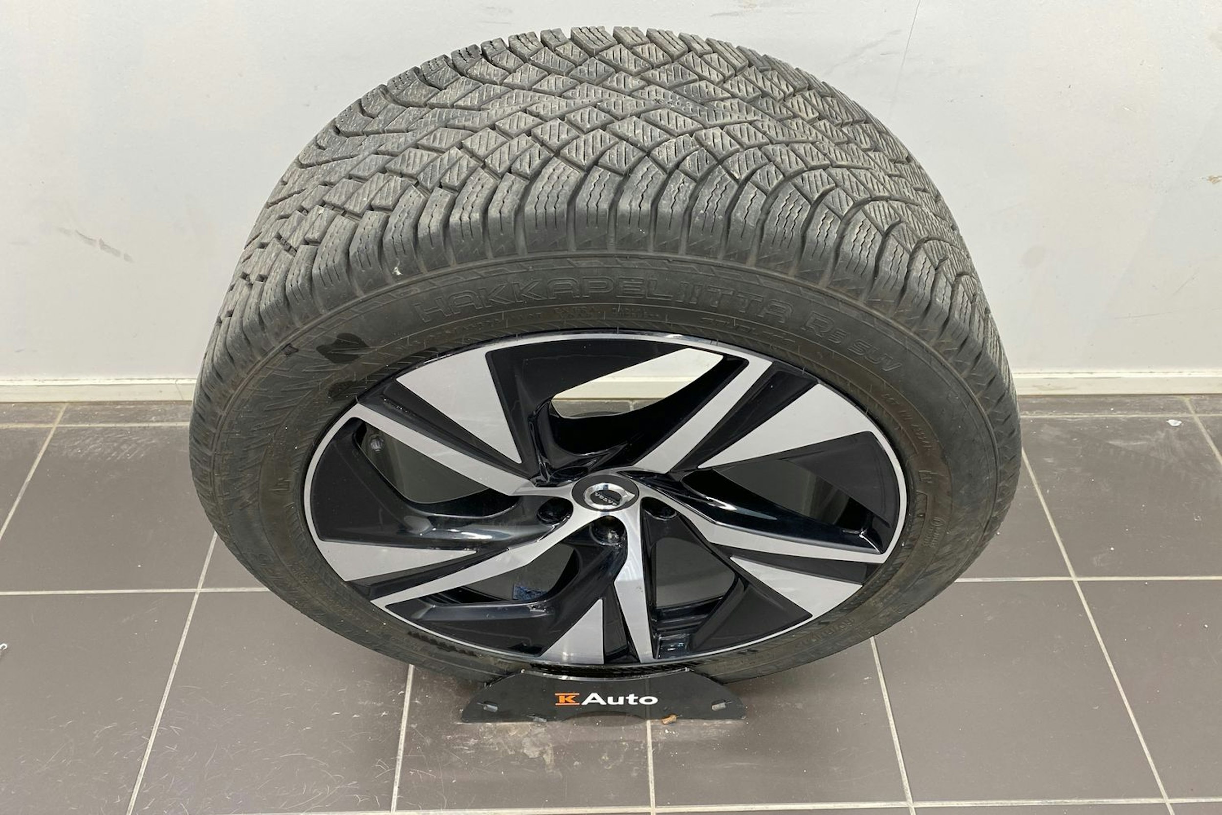 Harmaa Volvo XC90 2022 kuva 29.
