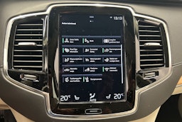 harmaa Volvo XC90 2022 kuva 30.