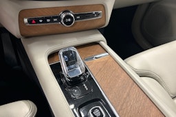 harmaa Volvo XC90 2022 kuva 31.