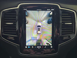 musta Volvo XC90 2023 kuva 5.