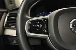 musta Volvo XC90 2023 kuva 15.