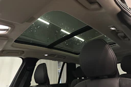 musta Volvo XC90 2023 kuva 30.