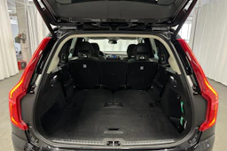 musta Volvo XC90 2023 kuva 33.