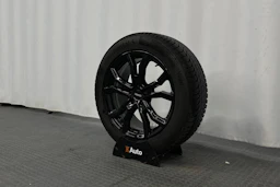 harmaa Volvo XC90 2023 kuva 13.