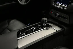 harmaa Volvo XC90 2023 kuva 24.