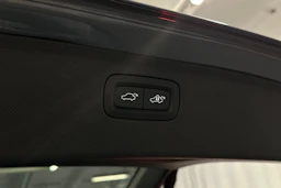 harmaa Volvo XC90 2023 kuva 30.