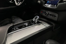 met. harmaa Volvo XC90 2023 kuva 22.