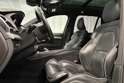 met. harmaa Volvo XC90 2023 kuva 24.