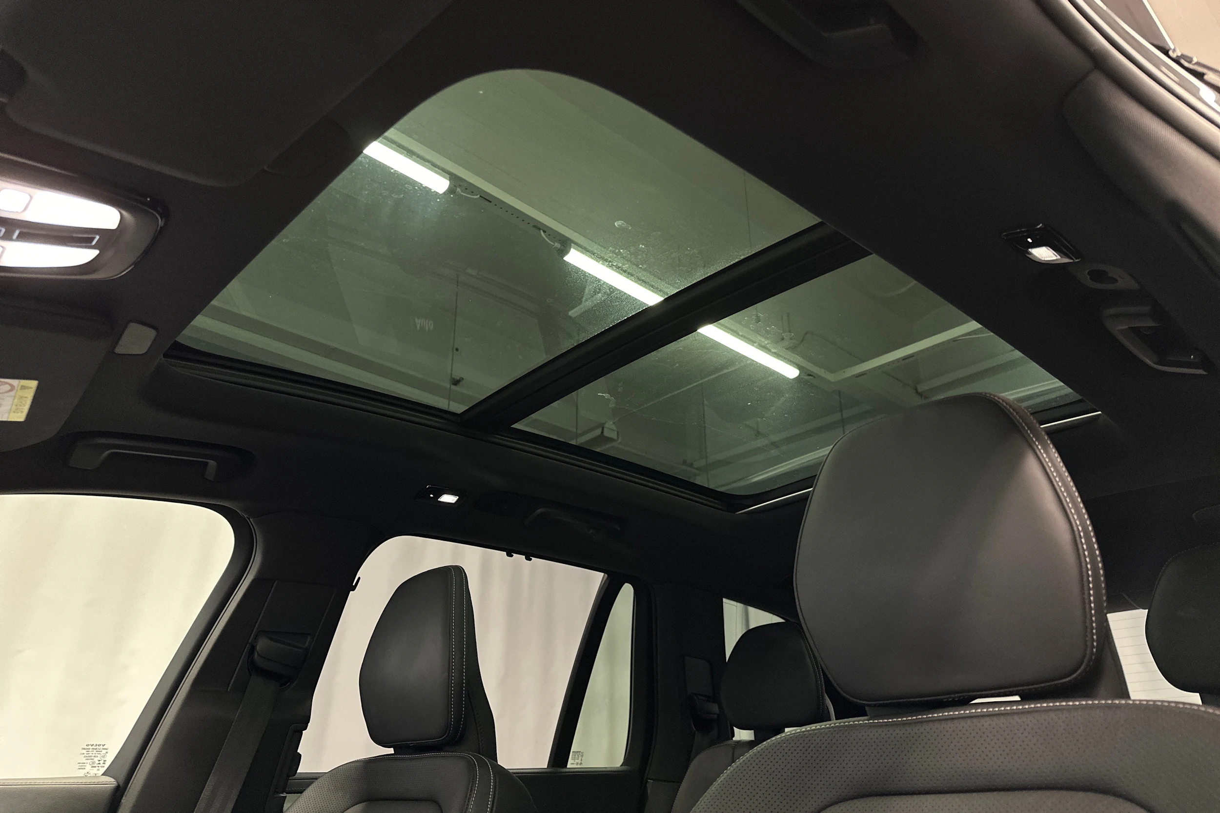 met. harmaa Volvo XC90 2023 kuva 26.
