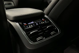 met. harmaa Volvo XC90 2023 kuva 27.