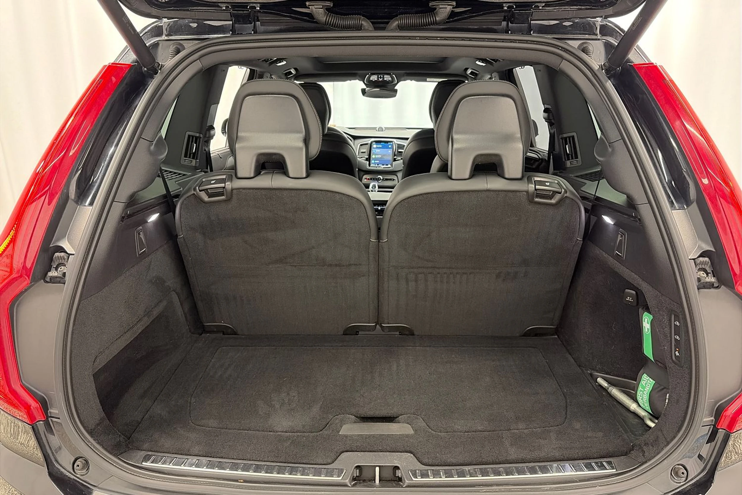 Musta Volvo XC90 2023 kuva 12.