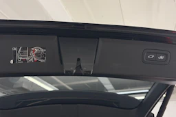 Musta Volvo XC90 2023 kuva 14.