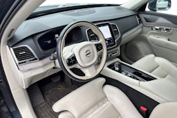 sininen Volvo XC90 2023 kuva 3.
