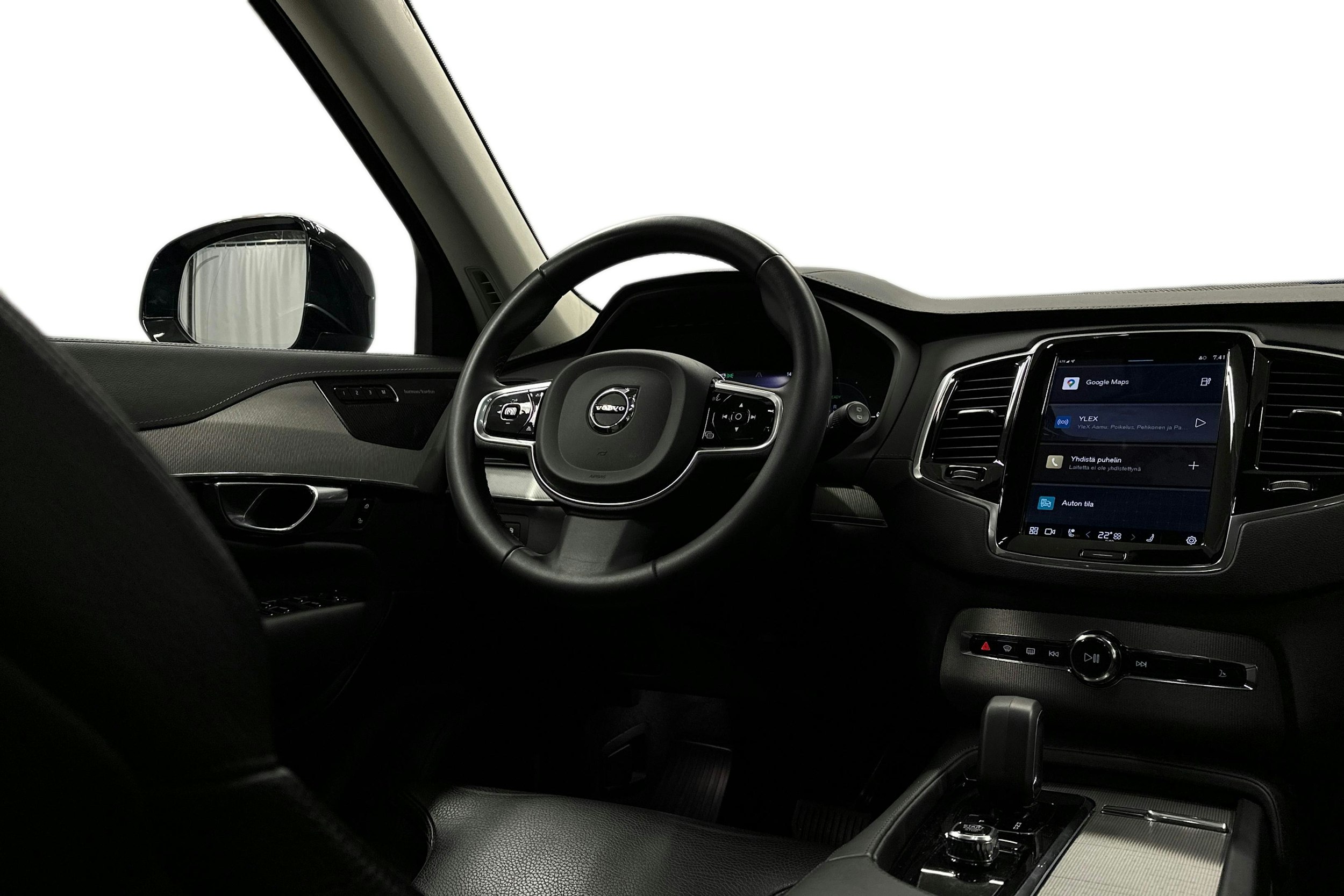 musta Volvo XC90 2023 kuva 9.