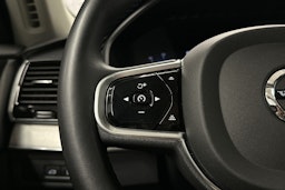 musta Volvo XC90 2023 kuva 15.