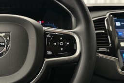 musta Volvo XC90 2023 kuva 16.