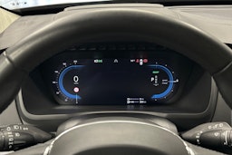 musta Volvo XC90 2023 kuva 17.