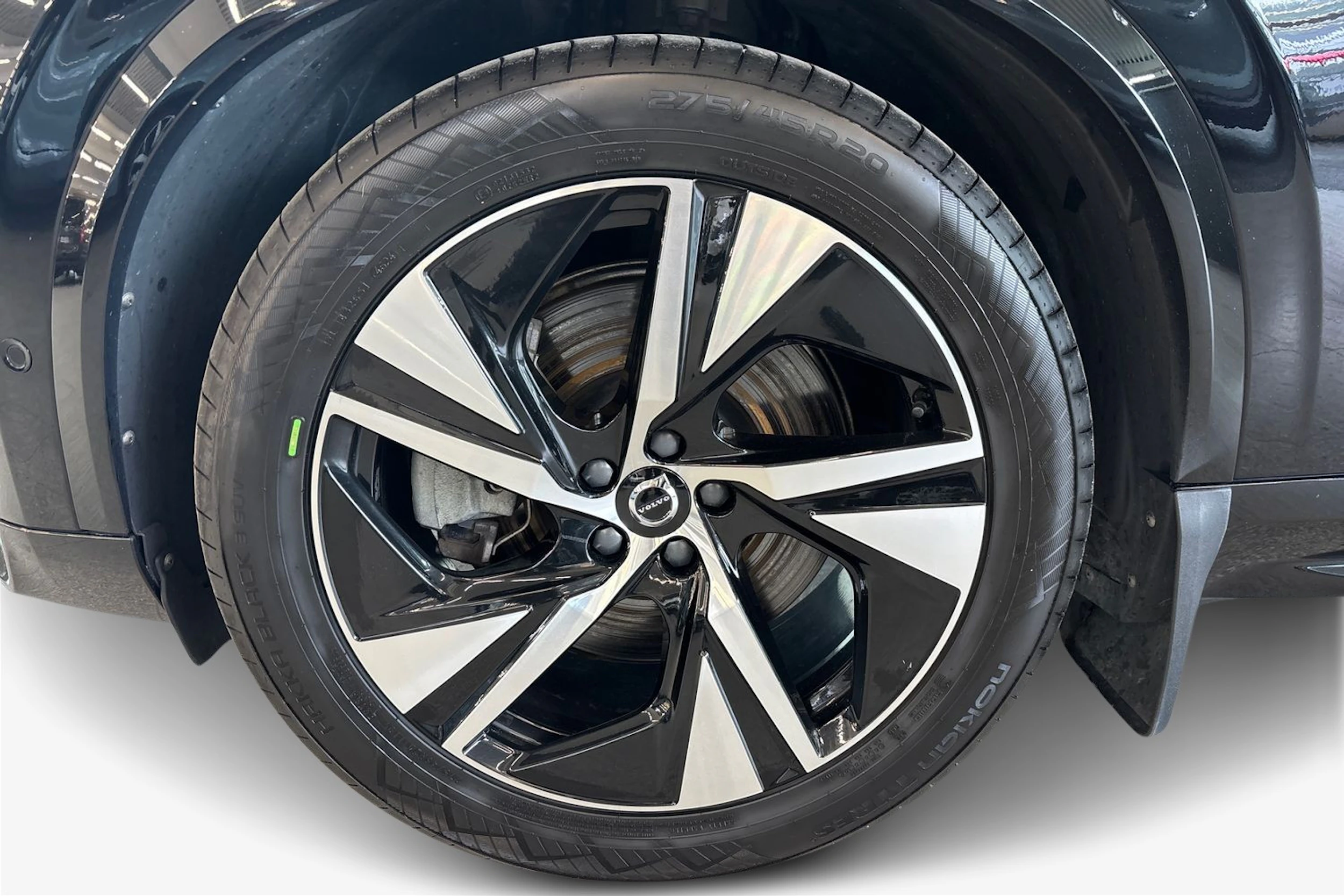 Musta Volvo XC90 2023 kuva 9.