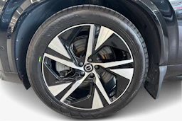 Musta Volvo XC90 2023 kuva 9.