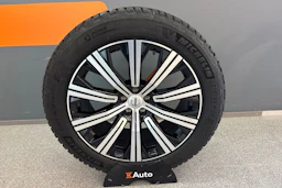 Musta Volvo XC90 2023 kuva 10.