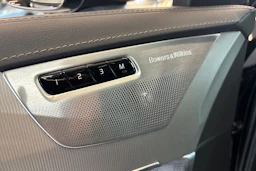 Musta Volvo XC90 2023 kuva 14.
