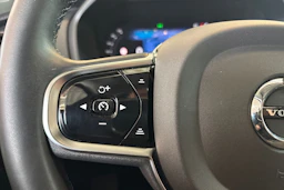 Musta Volvo XC90 2023 kuva 16.