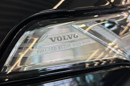 Musta Volvo XC90 2023 kuva 25.